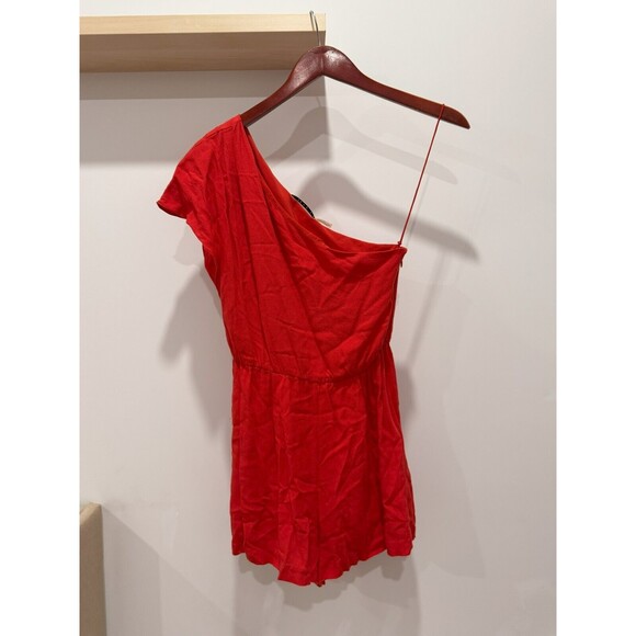 Alice + Olivia Pants - Alice + Olivia Womens Sz 6 Red Draped Elastic Waist Flare One Shoulder Romper